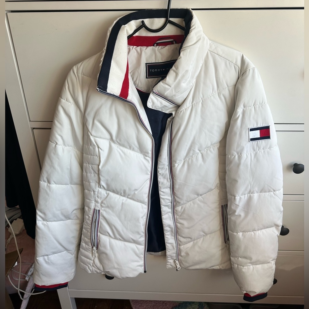 tommy hilfiger puffer jacket white